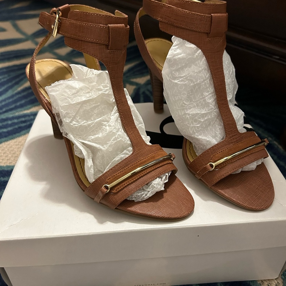 Nine West High Heel Sandals with Gold Accent 🔥